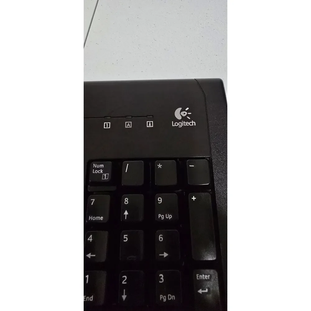 Logitech Deluxe 250 Wired Keyboard Black USB M/N Y-UL76 P/N 867675-0403